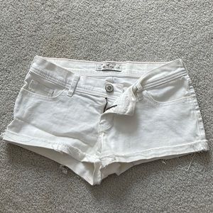 Hollister white jean short size 1